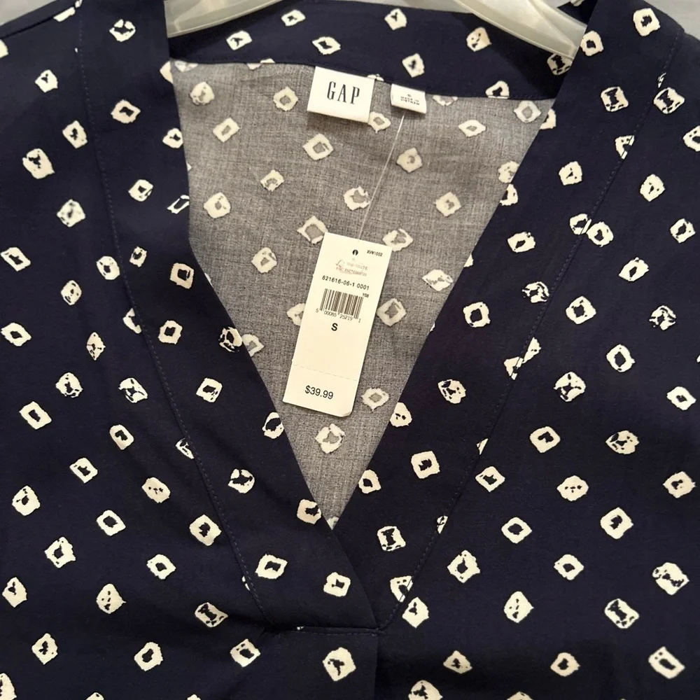 Brand new GAP blouse Size S - Picture 5 of 5
